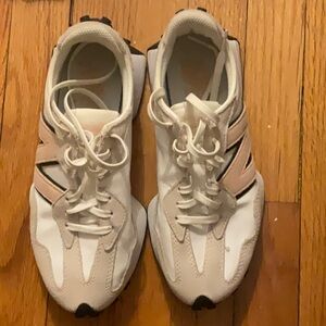 New Balance womens 327 sneakers